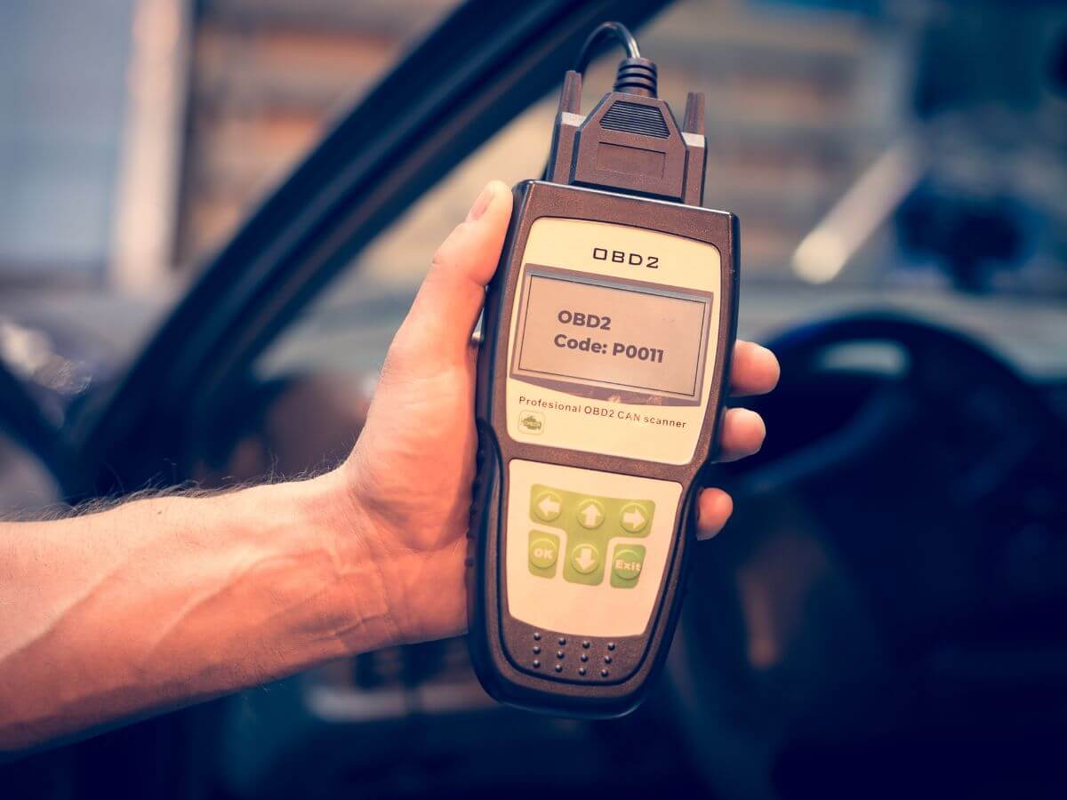 What does OBD-II fault code P0011 mean? - ClickMechanic Blog